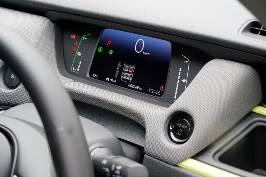 Панель приборов Honda Fit e:HEV Ness 2020 года  (JP) (фото 11 из 18)